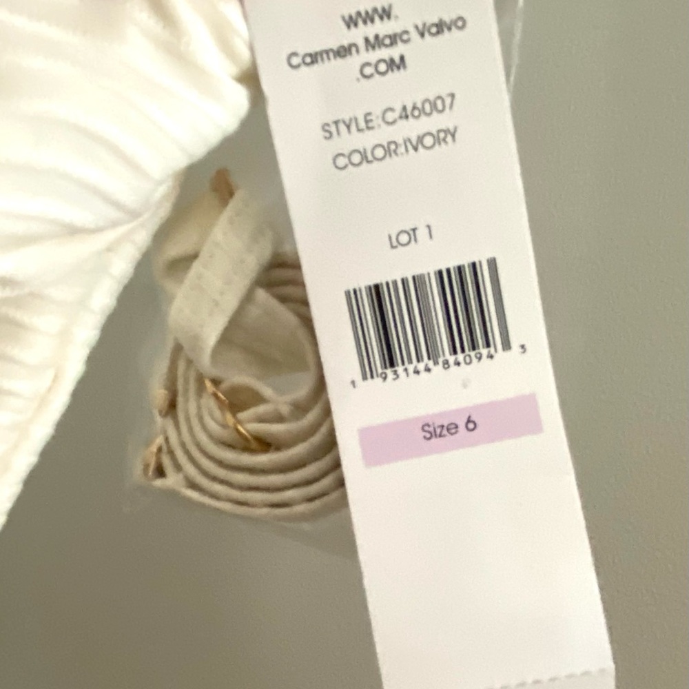 NWT Carmen Marc Valvo Ivory Swimwear - Picture 4 of 8